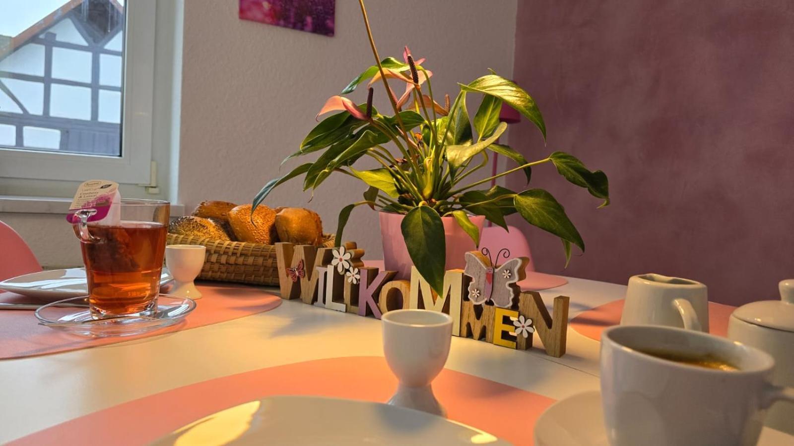 Happy Homes Pink - Up To 5 - Kueche - W-Lan - Netflix - Honig - Badewanne Nidda Dış mekan fotoğraf